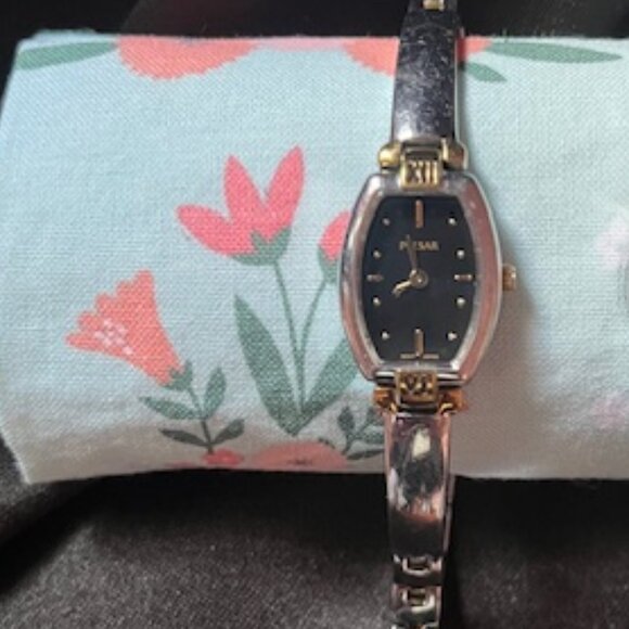 Bundle of 5 Non-Working Women\'s Watches